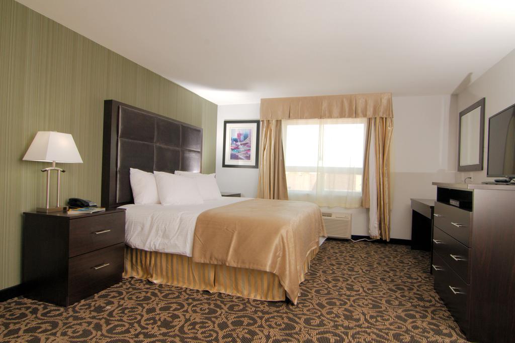 Paradise Inn And Suites 레드워터 객실 사진