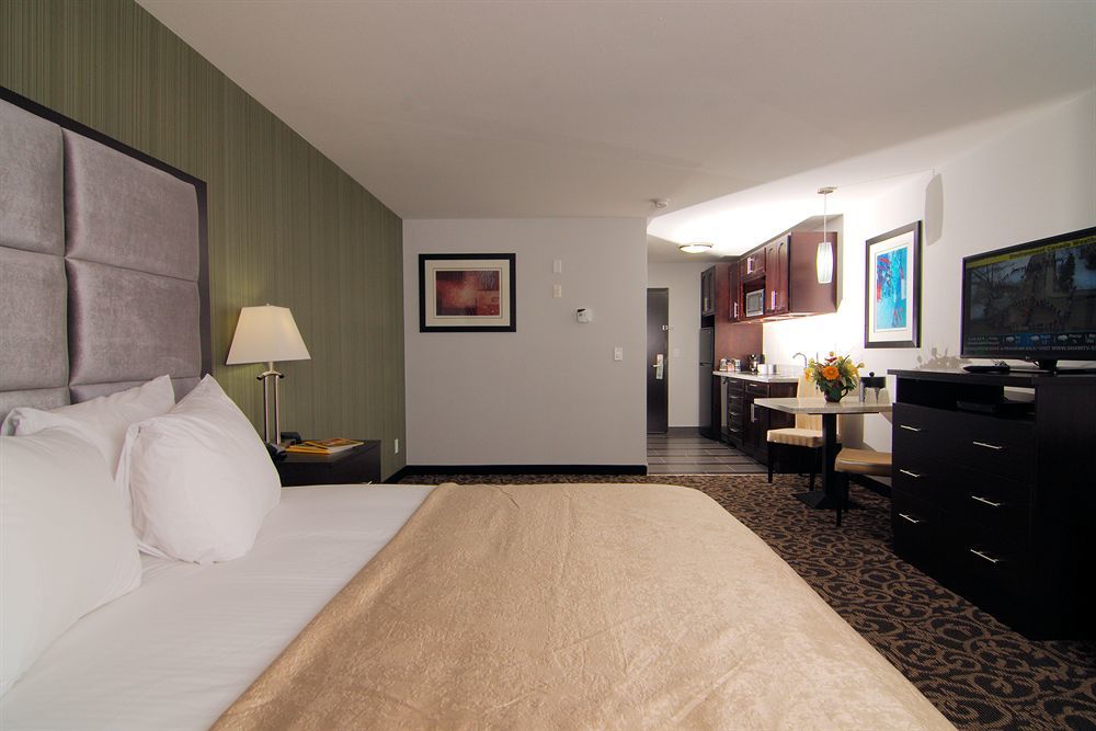 Paradise Inn And Suites 레드워터 외부 사진