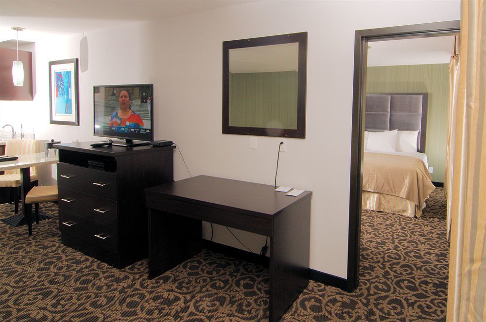 Paradise Inn And Suites 레드워터 외부 사진