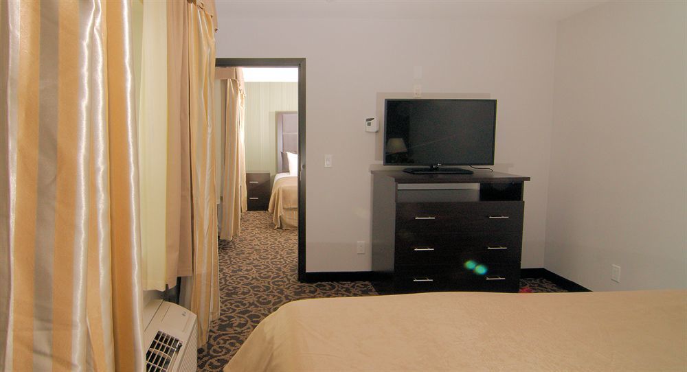 Paradise Inn And Suites 레드워터 외부 사진